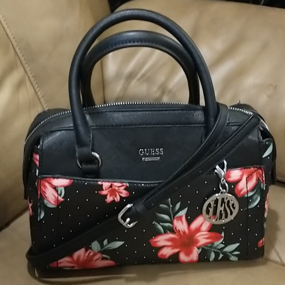 NWOT GUESS Gorgeous Floral Crossbody Bag